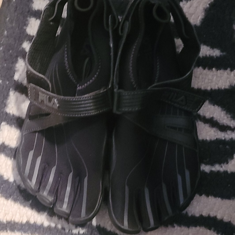 FILS SKELE-TOE shoes!!!:$45 pair